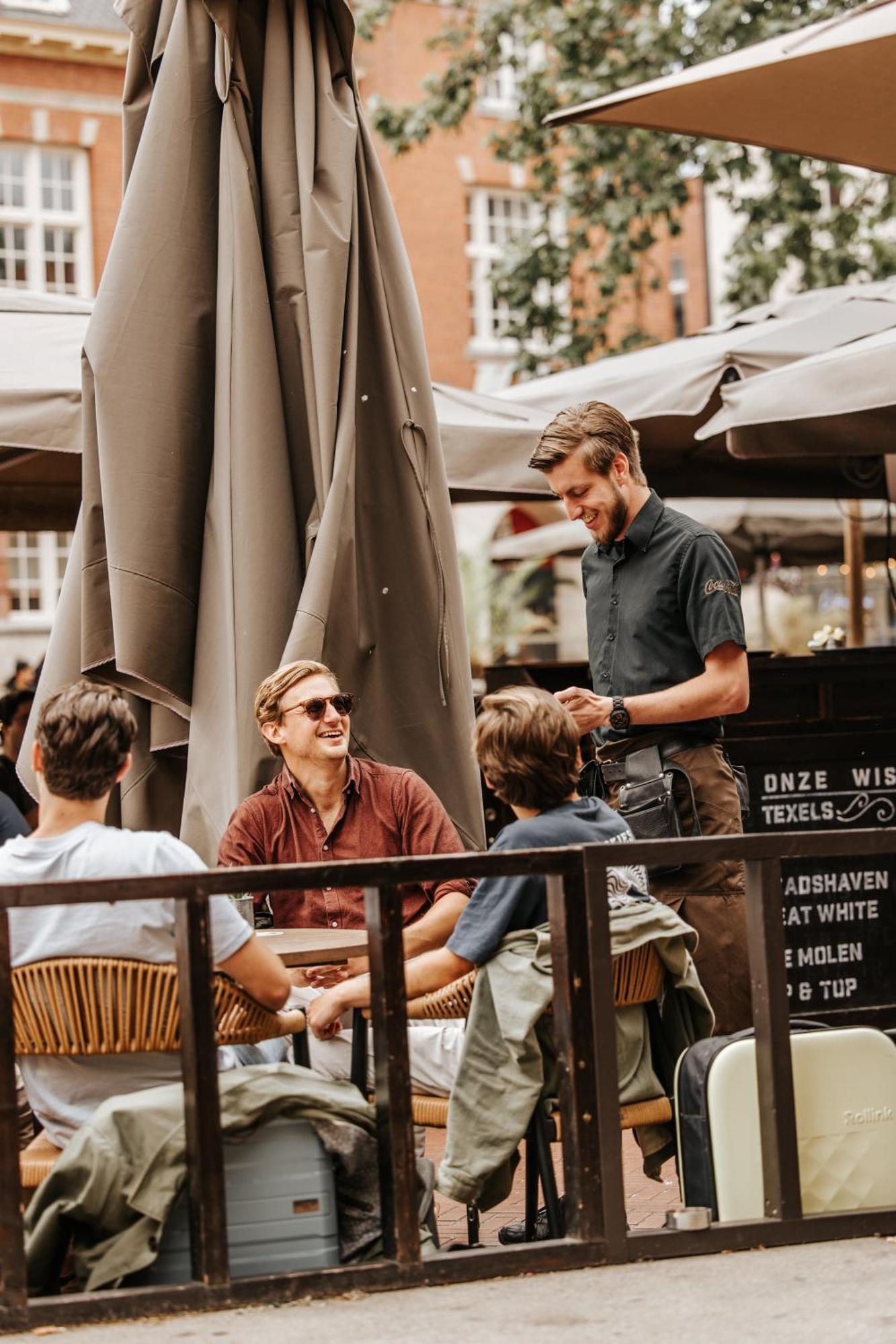 Queen Hotel Eindhoven Eksteriør billede